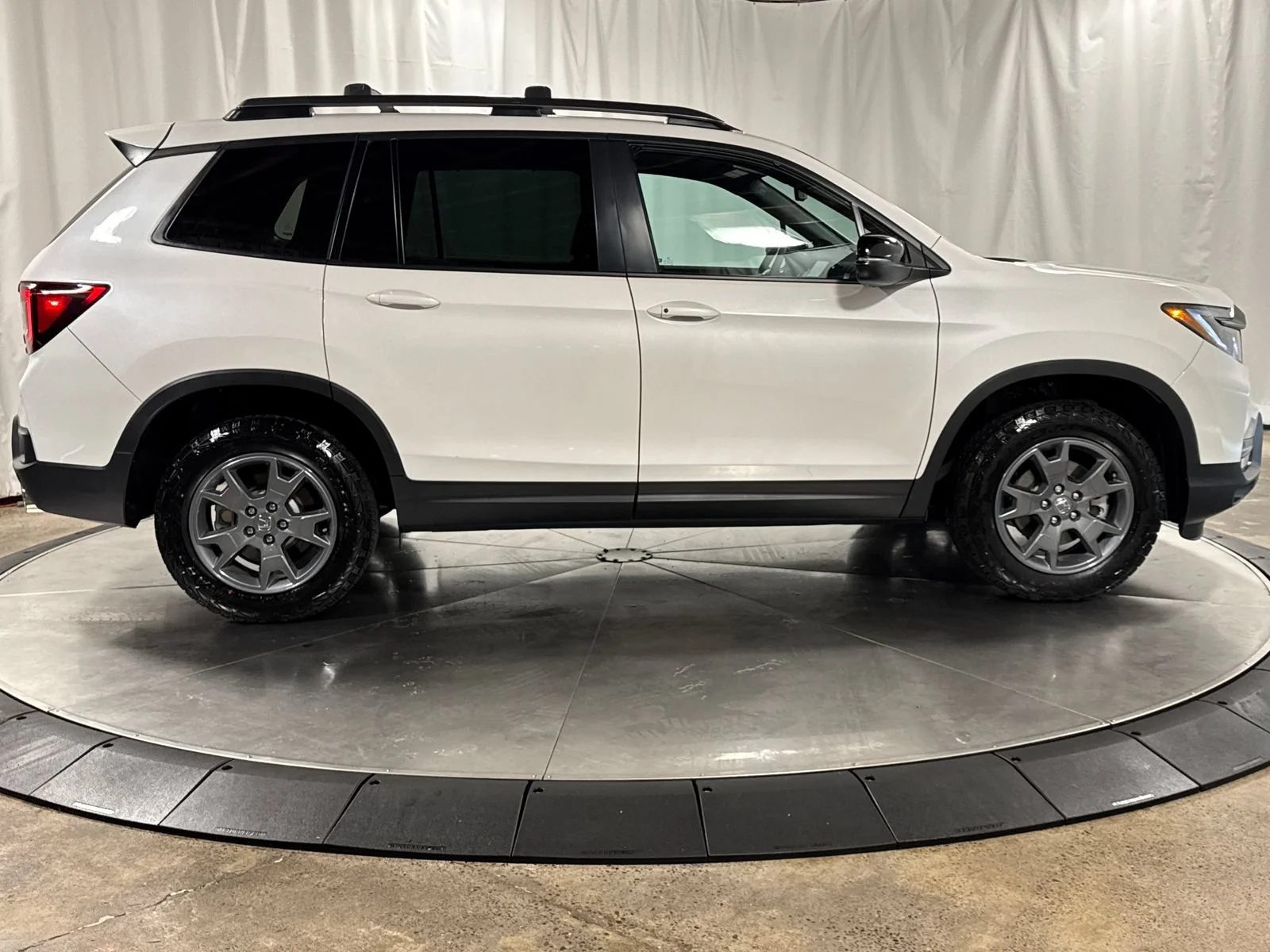 2025 Honda Passport TrailSport - Photo 31