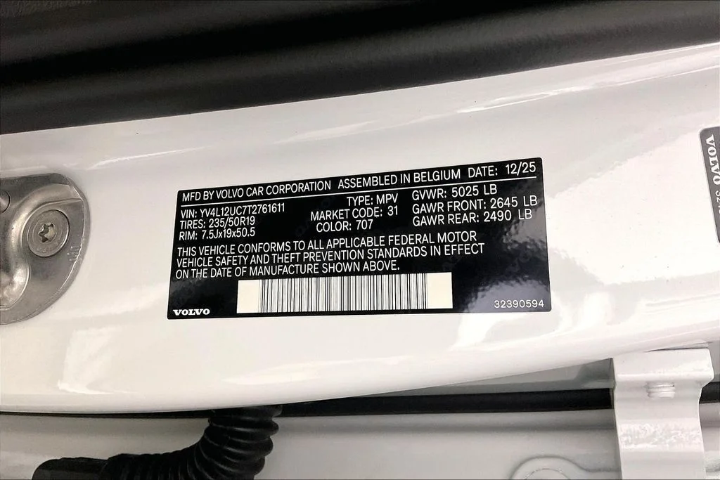 New 2026 White Volvo B5 Plus image 10