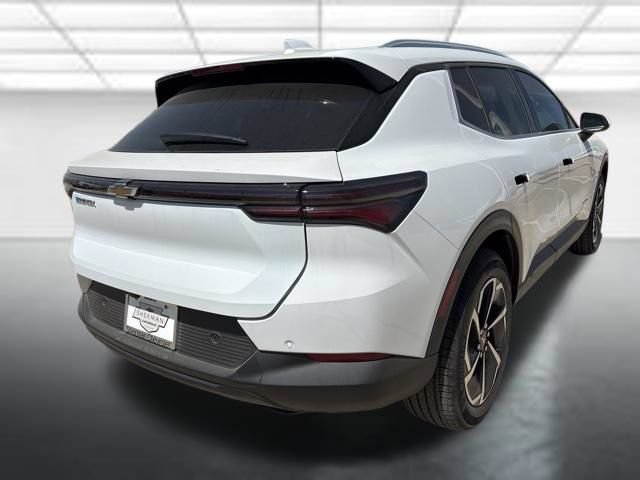 New 2026 Summit White Chevrolet LT image 29