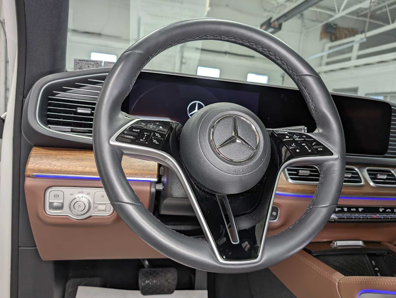 Certified Used 2025 Polar White Mercedes-Benz GLE 350 image 35