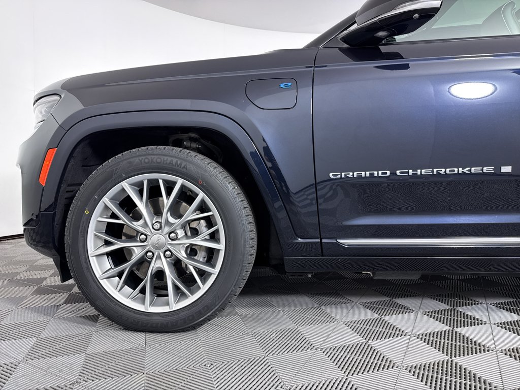 Used 2022 Midnight Blue Jeep Summit image 24