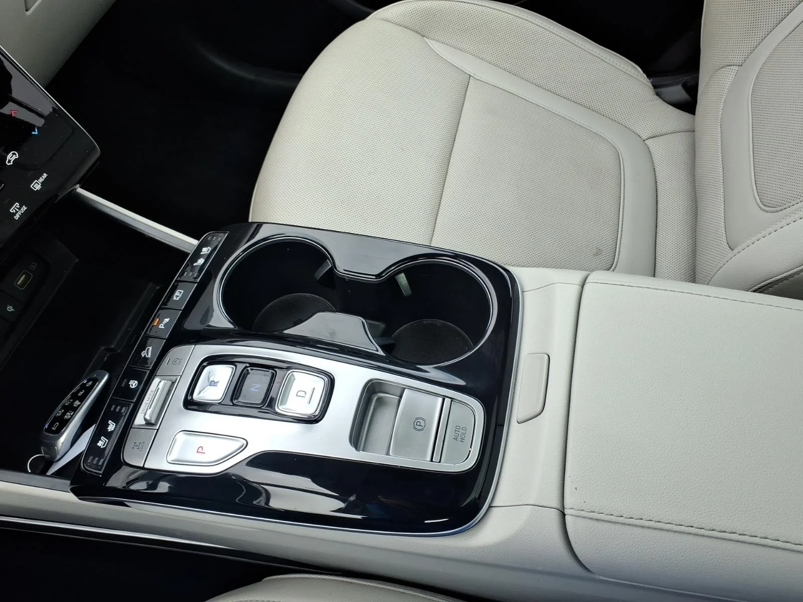 Used 2024 Dark Gray Metallic Hyundai Limited image 22