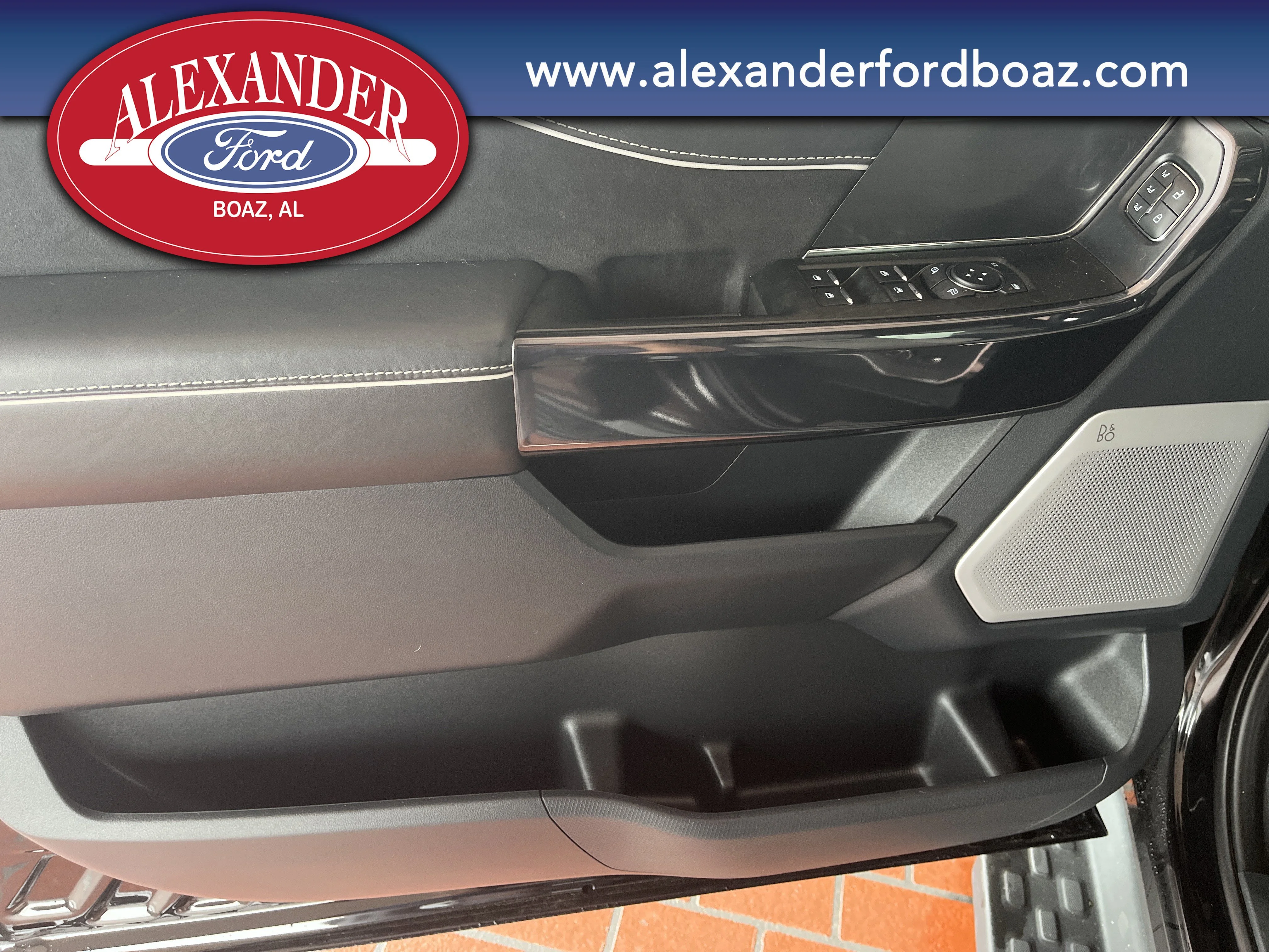 Used 2025 Black Ford Platinum image 12