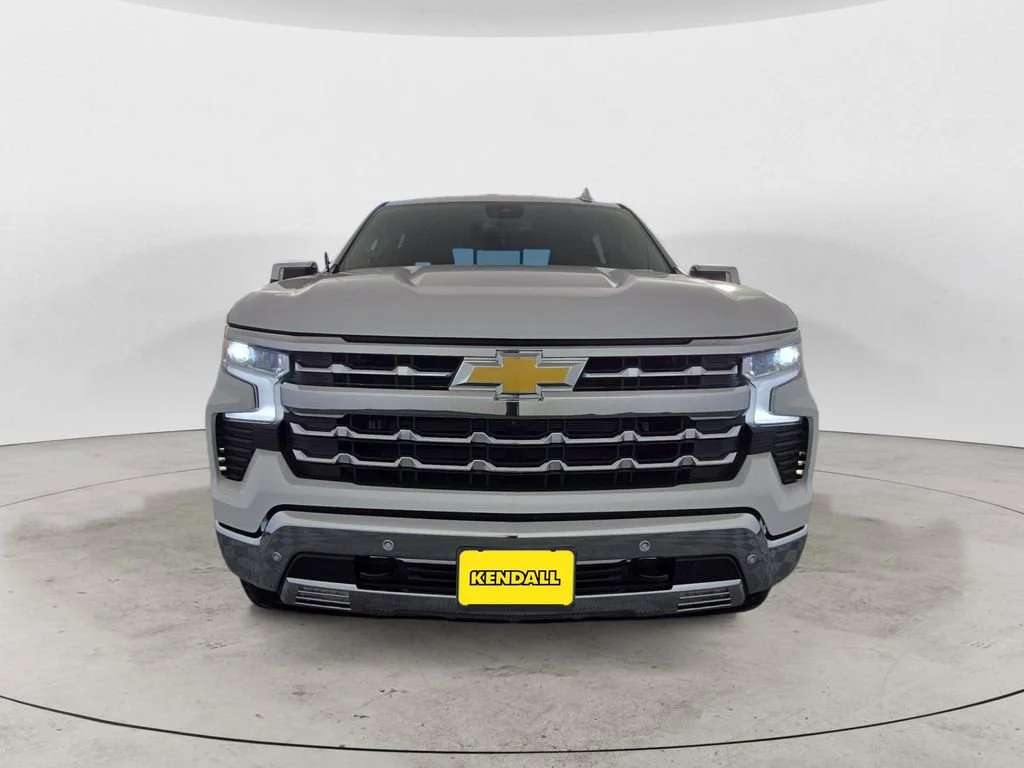 Used 2024 Summit White Chevrolet LTZ image 8