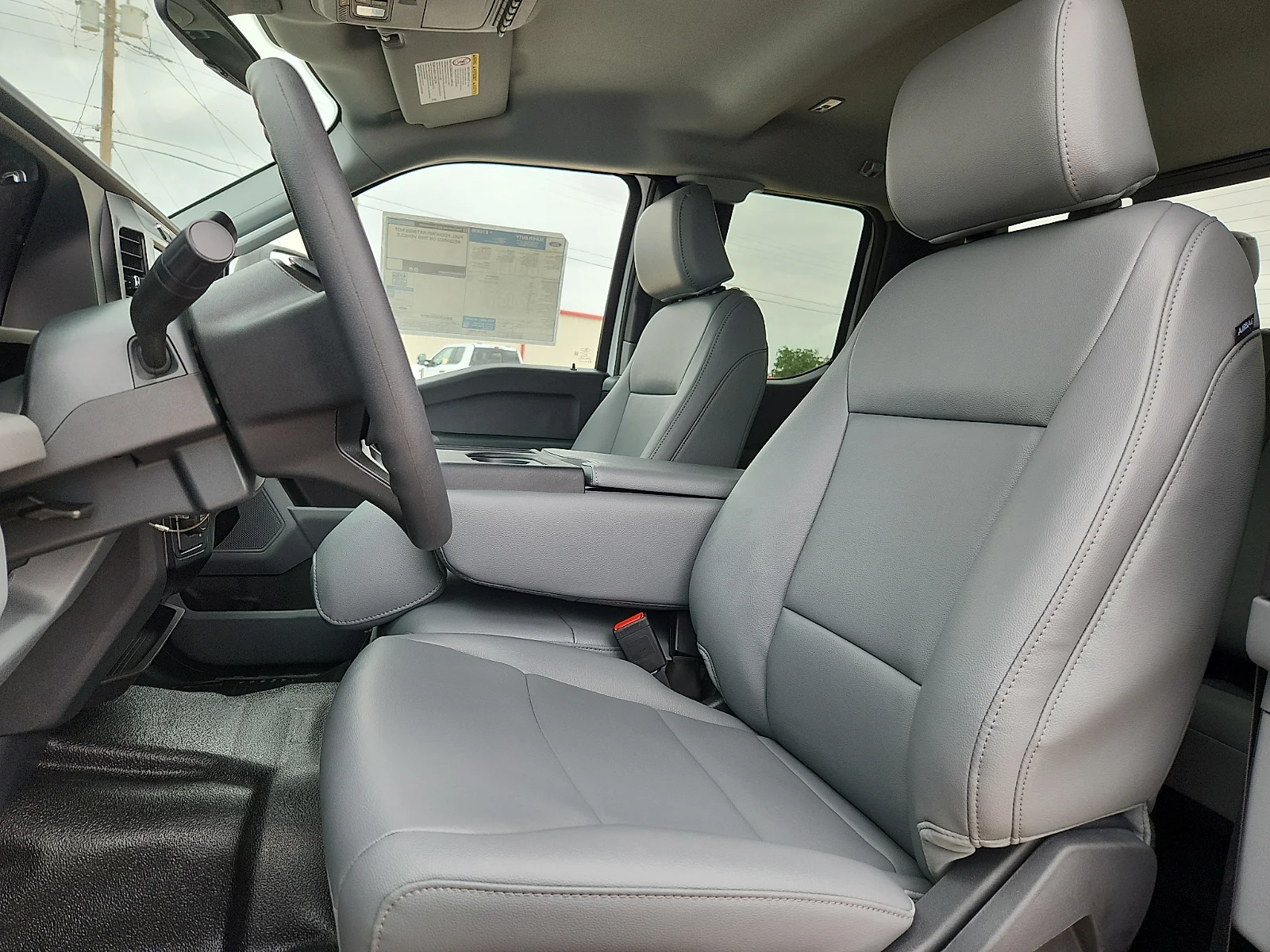 New 2026 Oxford White Ford XL image 17