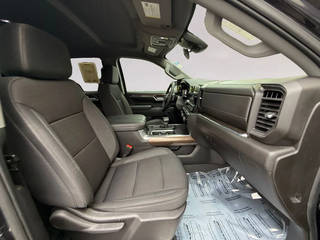 Used 2024 Gray Chevrolet LT image 17