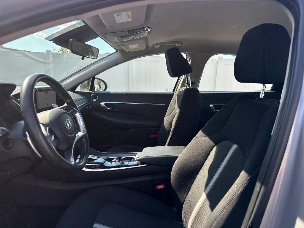 Used 2023 Silver Hyundai SEL image 13