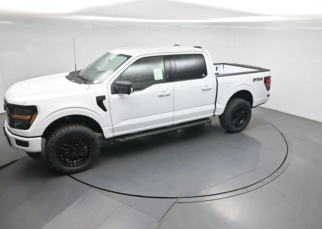 New 2026 Oxford White Ford XLT image 43