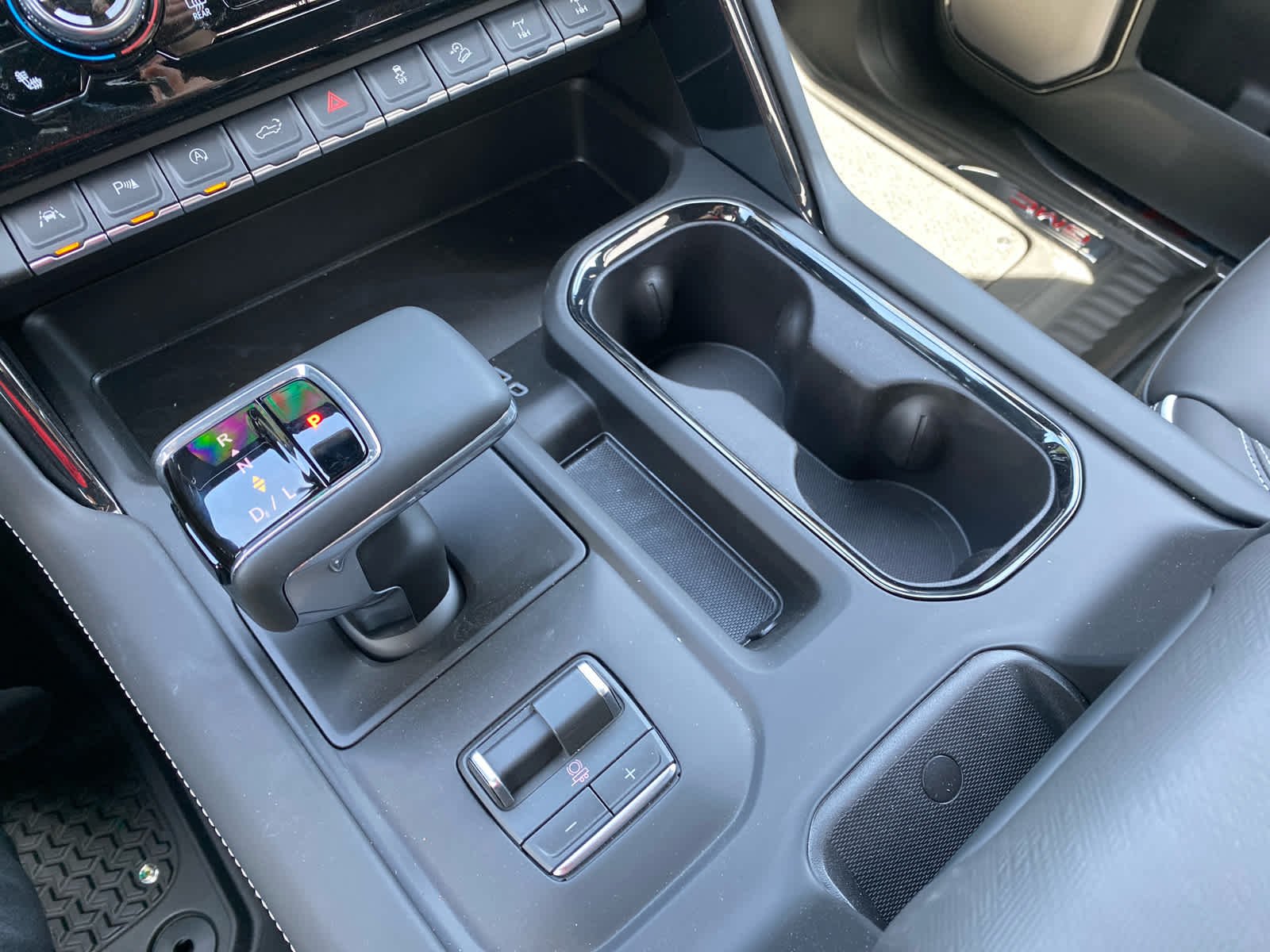 2026 GMC Sierra 1500 AT4X - Photo 20