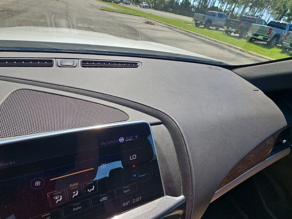 Used 2020 CRYSTAL WHITE TRICOAT Cadillac Premium Luxury image 31