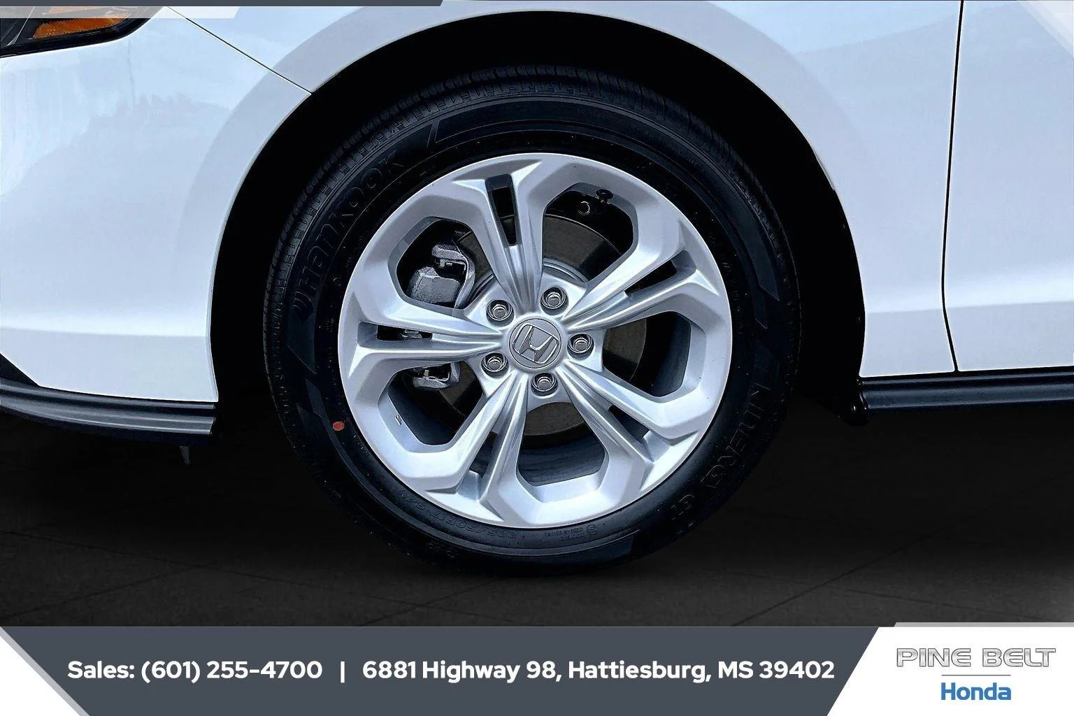 New 2026 Platinum White Pearl Honda LX image 10