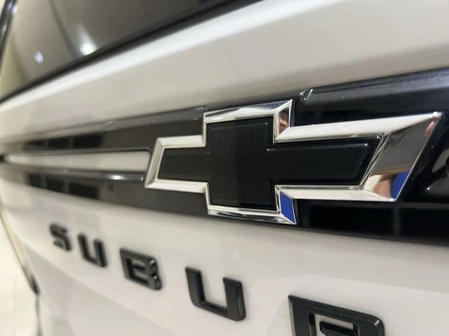 Used 2024 Summit White Chevrolet Z71 image 31