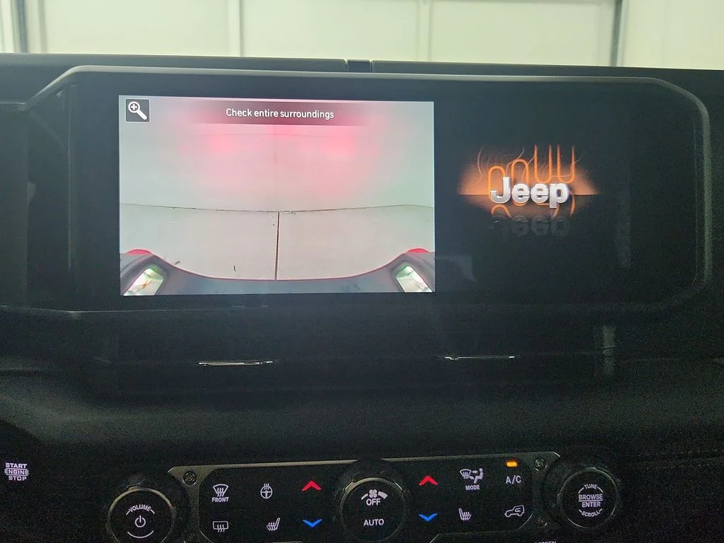 New 2026 Bright White Clearcoat Jeep Rubicon image 25