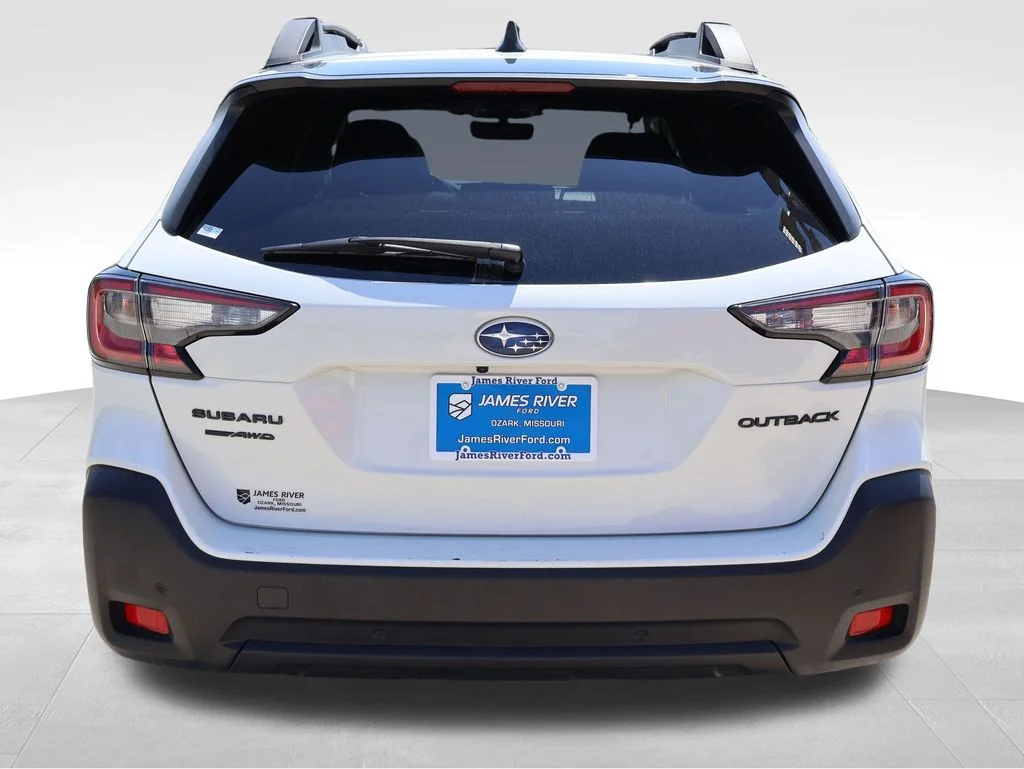 Used 2025 White Subaru Onyx Edition image 4