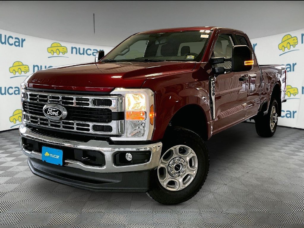 New 2027 Ruby Red Metallic Ford XLT image 4