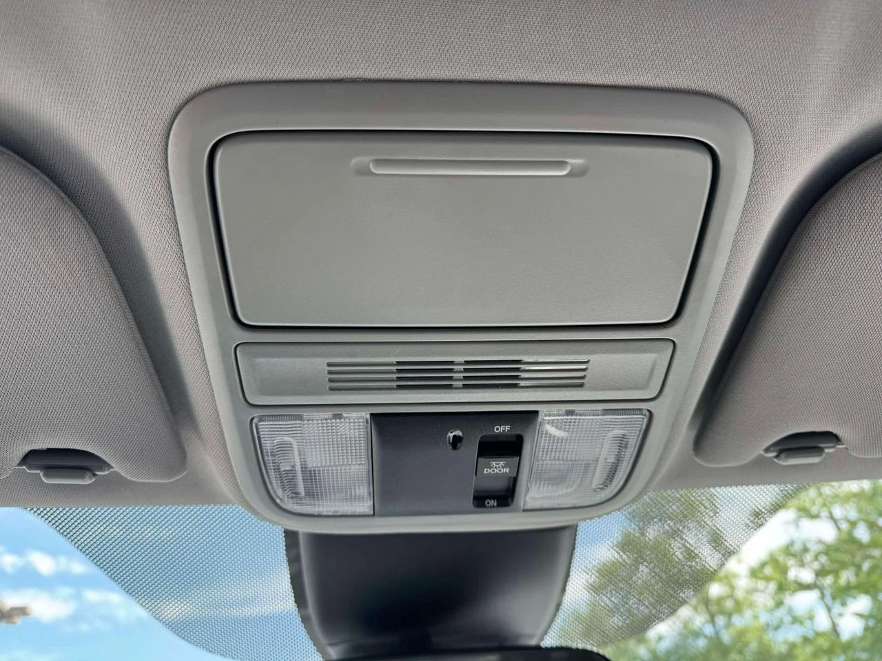 2024 Honda Odyssey EX - Photo 36