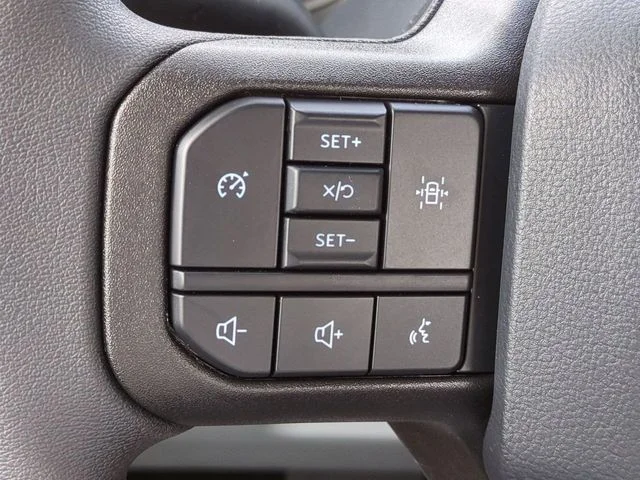 New 2026 Oxford White Ford F-550® XL image 20
