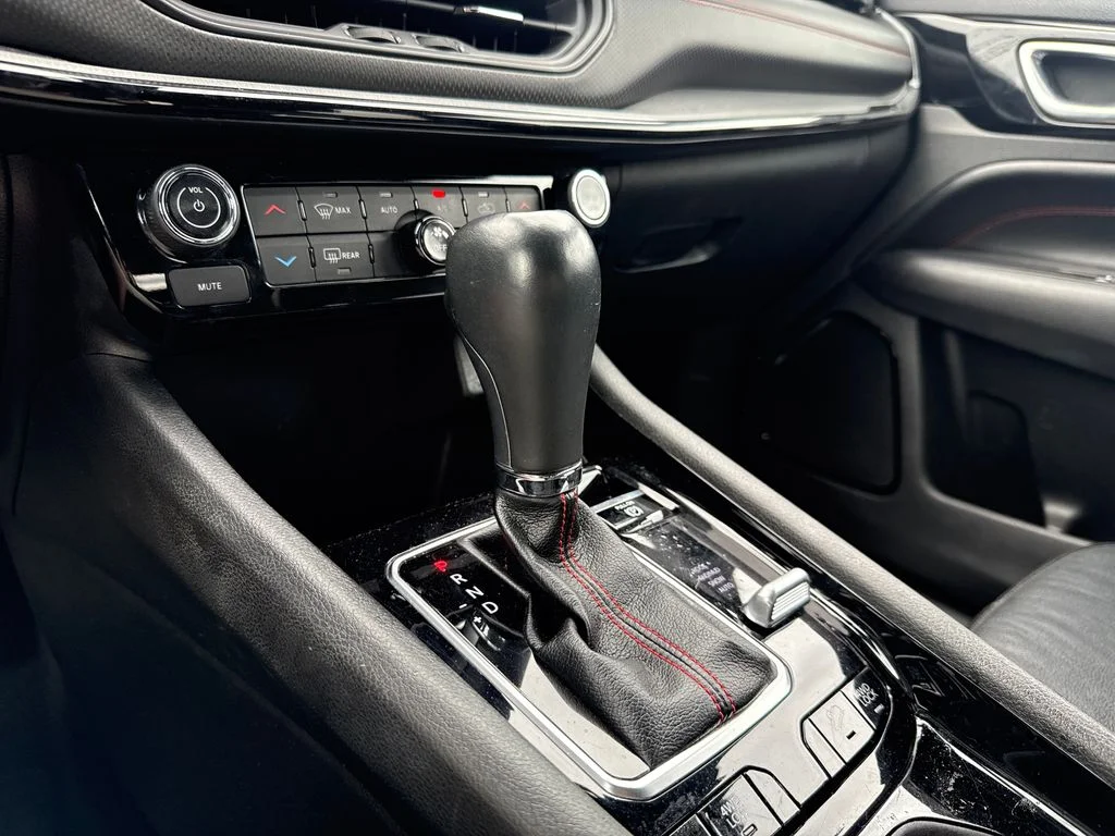 Used 2024 White Jeep Trailhawk image 17