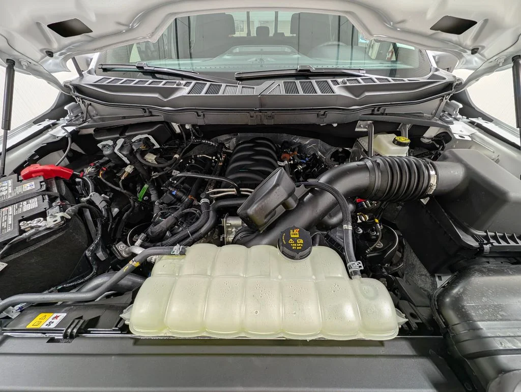 New 2026 Oxford White Ford XLT image 31