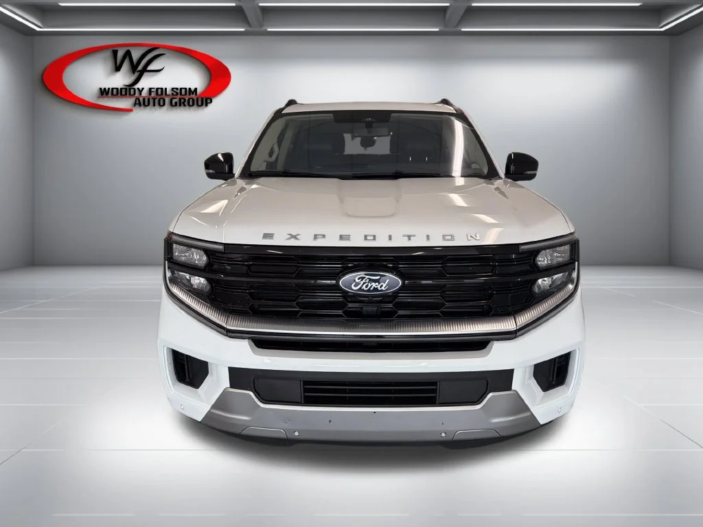Used 2025 White Ford Platinum image 2