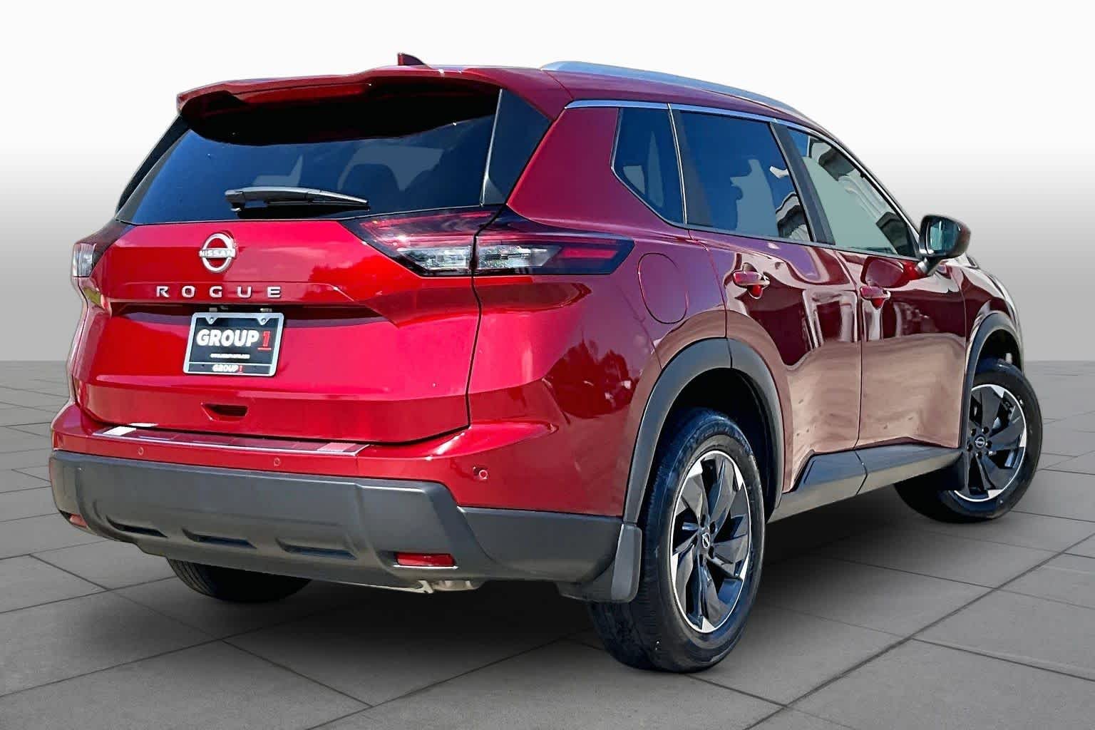 Used 2025 Scarlet Ember Tintcoat Nissan SV image 12