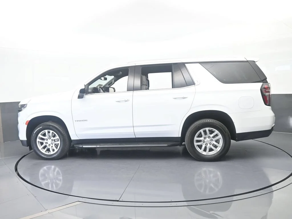 Used 2024 Summit White Chevrolet LT image 3