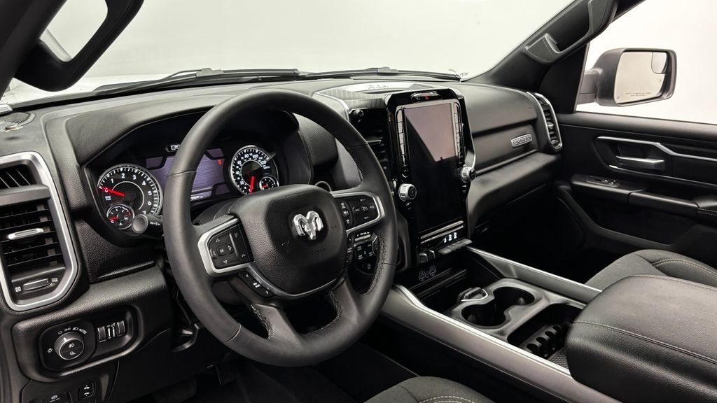 Used 2025 White Ram Big Horn/Lone Star image 18