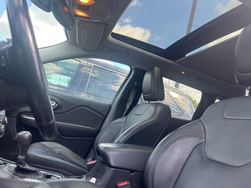 Used 2021 Green Jeep Limited image 9