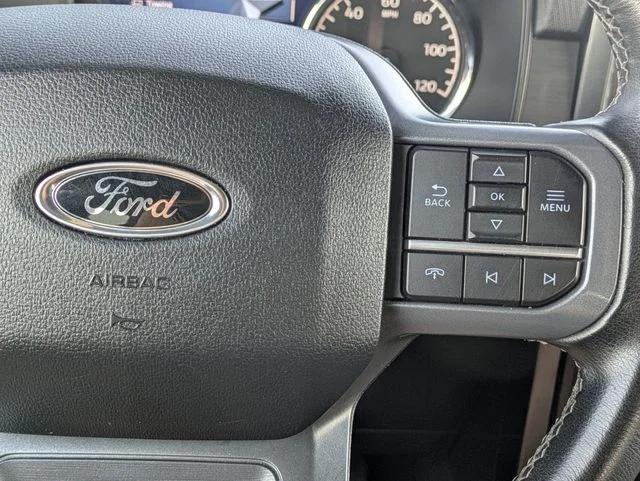 Used 2023  Ford Lariat image 21
