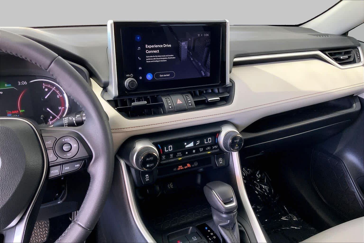 Used 2024 Silver Sky Metallic Toyota XLE Premium image 7