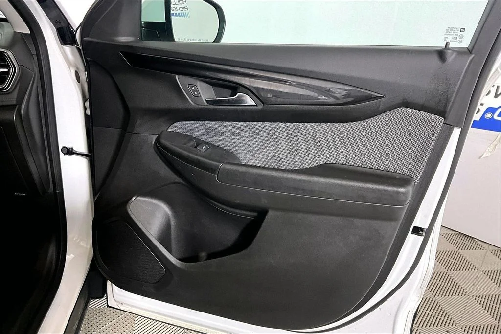 Certified Used 2025 Summit White Chevrolet LT image 19