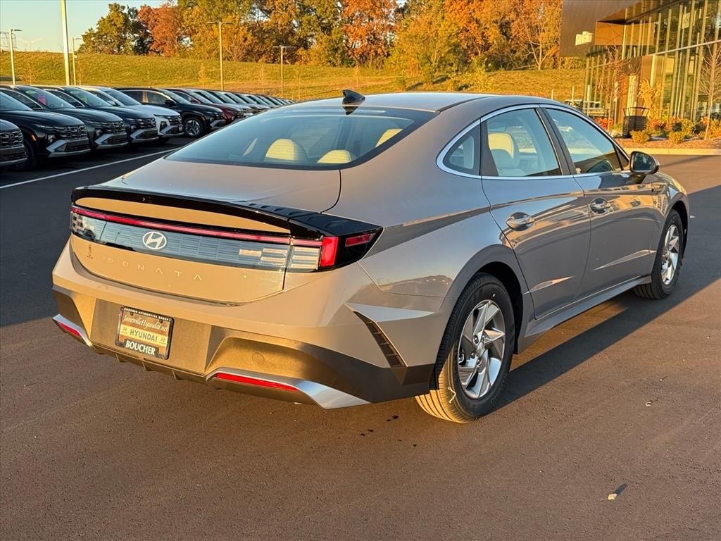 2026 Hyundai Sonata SE photo 2