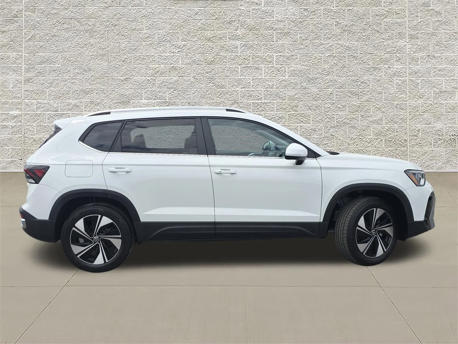 New 2026 Pure White Volkswagen SE image 8