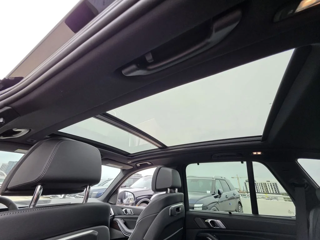 Used 2026 Black BMW sDrive40i image 10