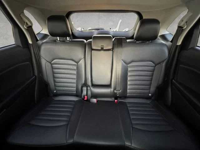 Used 2016 Silver Ford SEL image 22