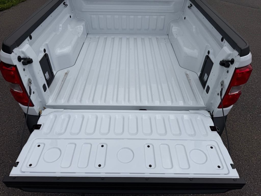 New 2026 Oxford White Ford XL image 25