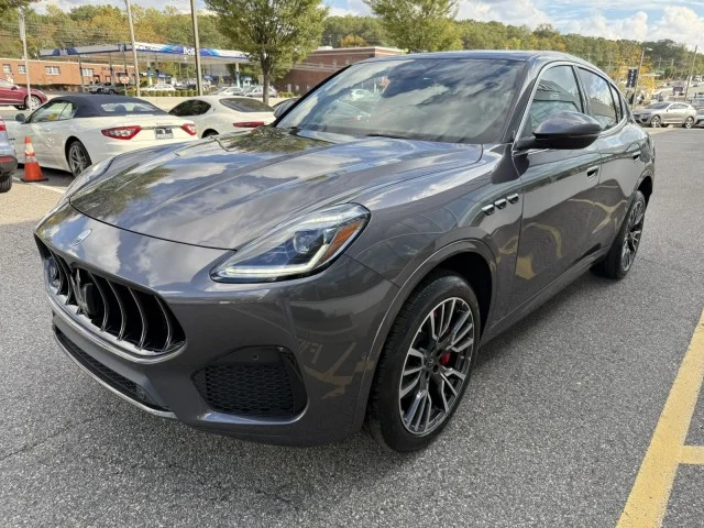 New 2025 Grigio Lava Metallic Maserati ~ GRIGIO LAVA / NERO image 3