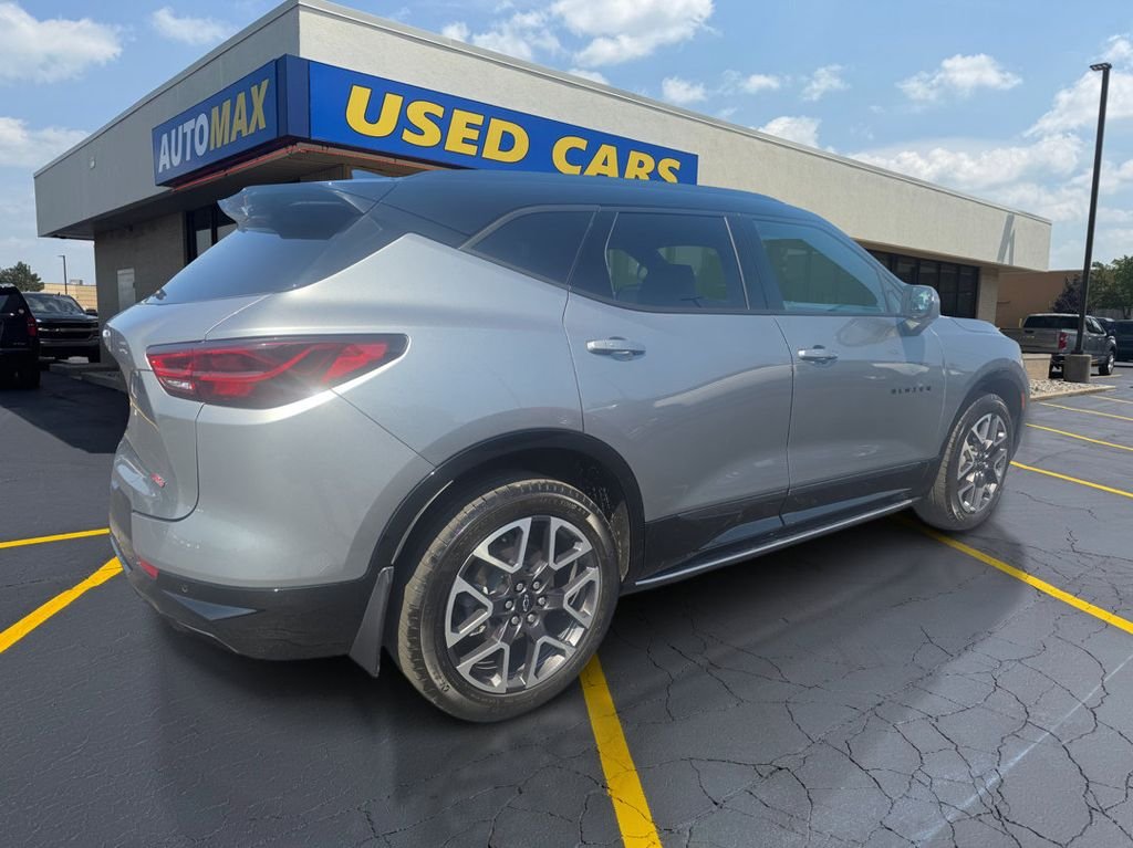 Used 2025 Sterling Gray Metallic Chevrolet RS image 5