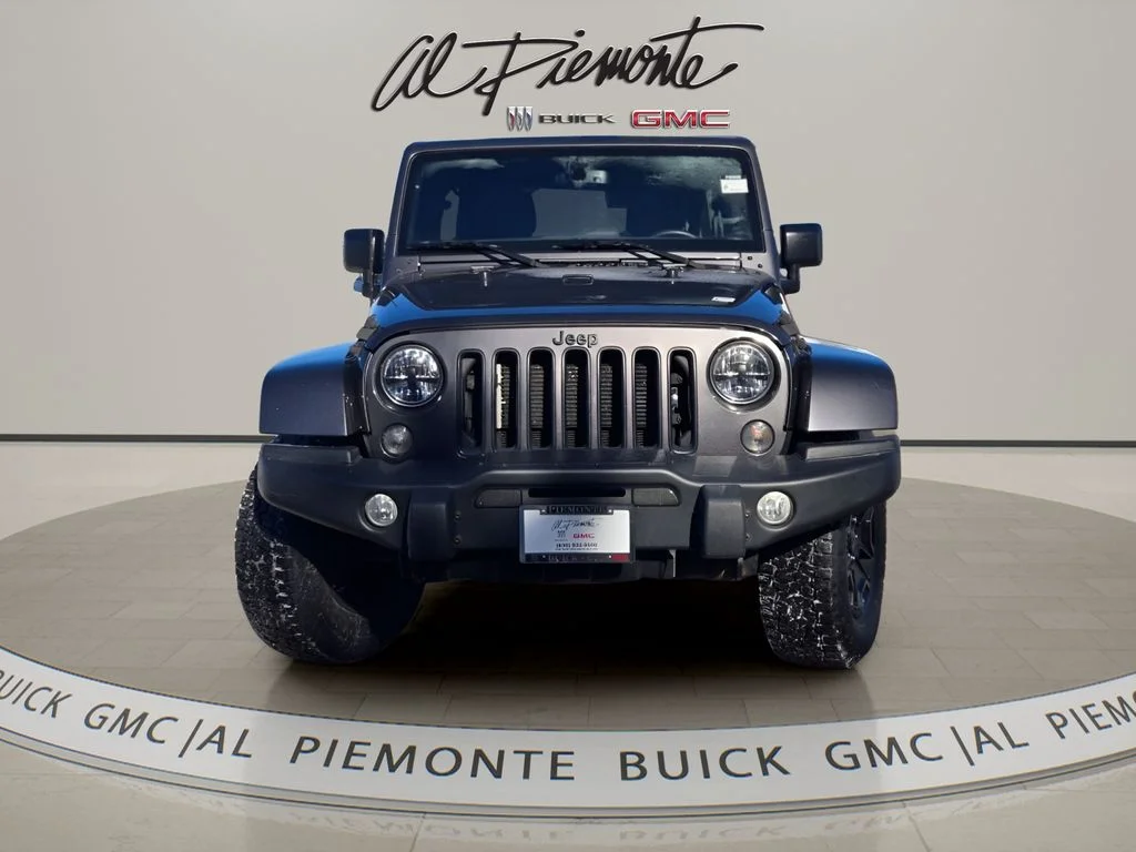 Used 2016 Gray Jeep Unlimited Sahara image 4