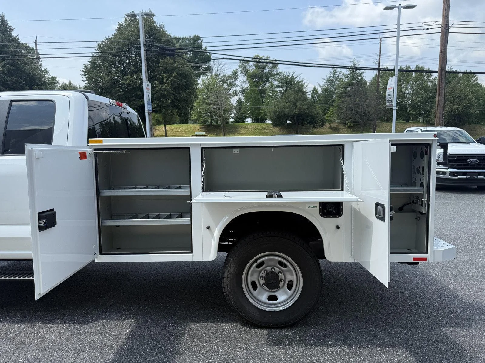New 2026 Oxford White Ford XL image 16