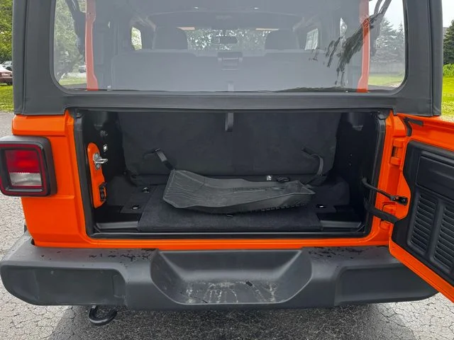 Certified Used 2025  Jeep Sport image 16