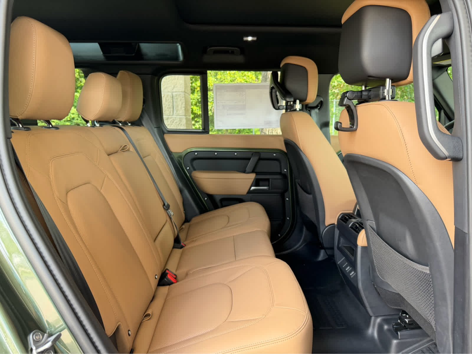 New 2026 Woolstone Green Land Rover X-Dynamic SE image 13