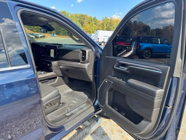 Used 2022 Blue Chevrolet LTZ image 13