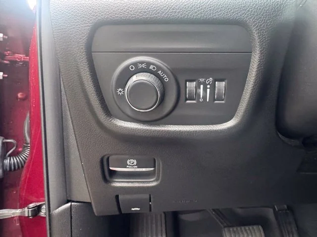 Used 2023 Red Jeep Laredo image 23