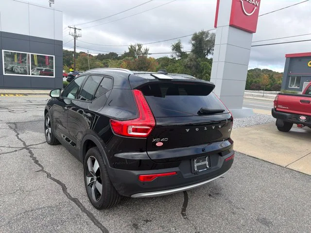 Used 2020 Black Volvo Momentum image 7