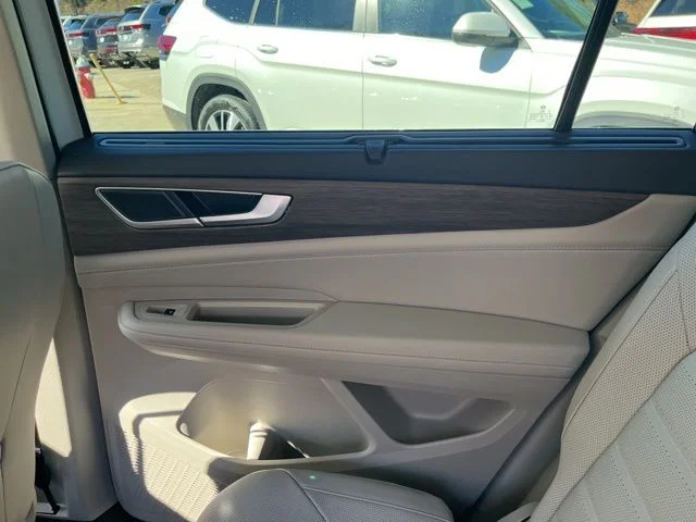 New 2026 White/off-white Volkswagen 2.0T SEL image 14