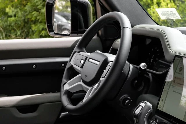 New 2026 Fuji White Land Rover S image 21