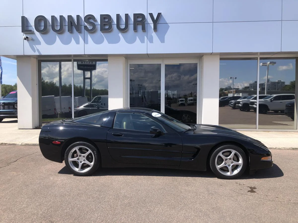 Used 2001 Black Chevrolet 2dr Cpe image 2