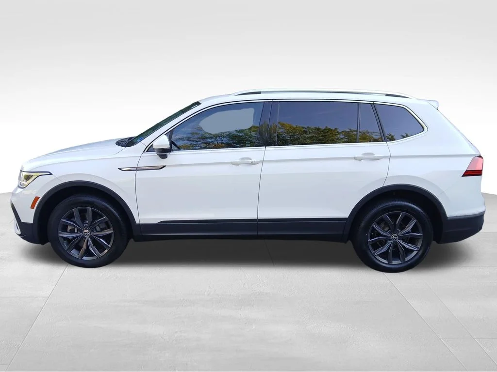 Used 2022 White Volkswagen 2.0T SE image 2