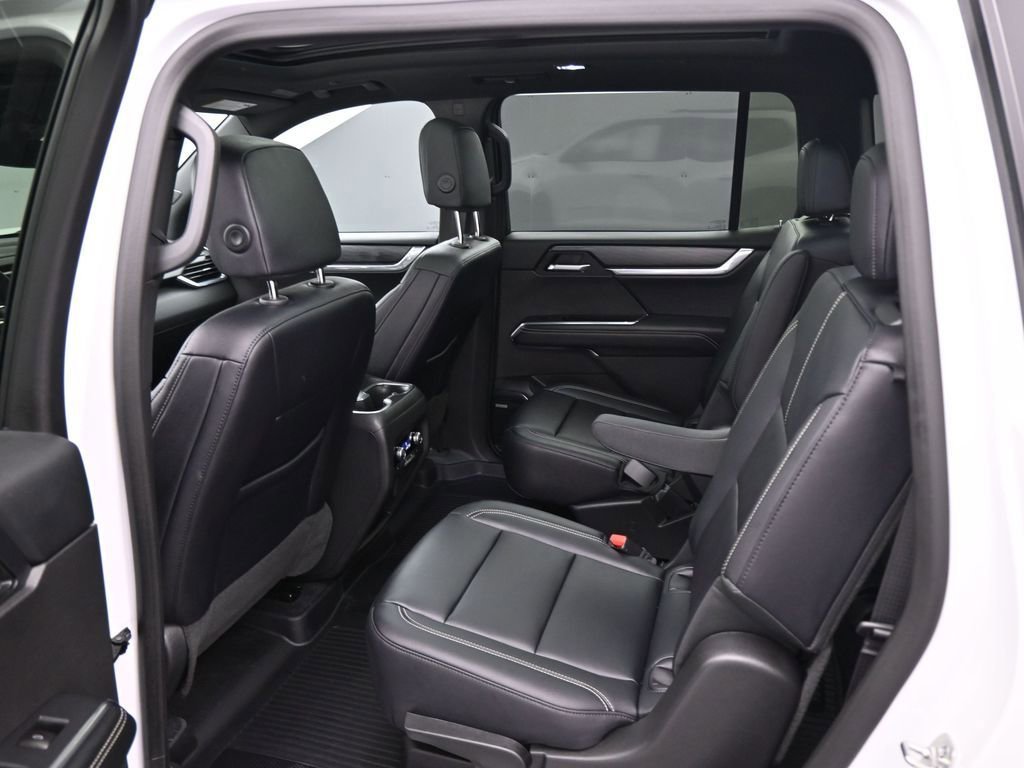 2026 GMC Acadia Elevation - Photo 17